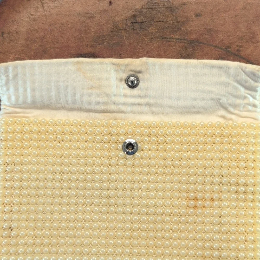 Vintage Women's Ivory Synthetic Faux Pearl Beaded Clutch Wallet Snap